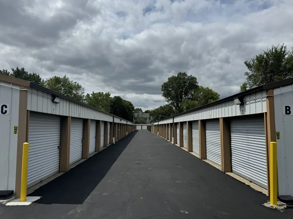 Self-storage facility in Crest Hill, Illinois
